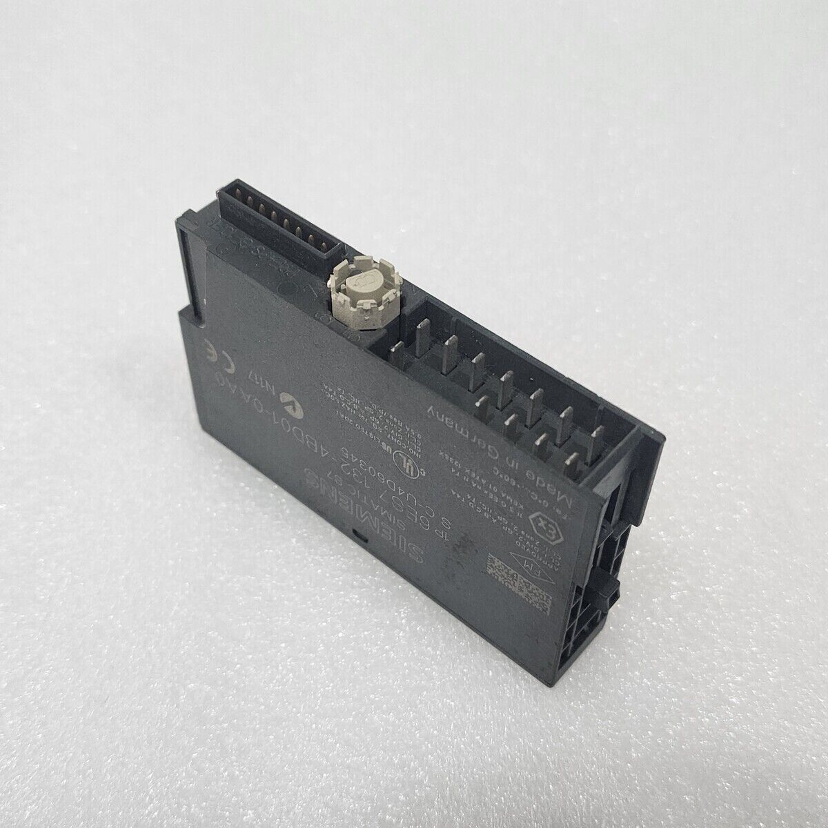 SIEMENS 6ES7 132-4BD01-0AA0 4-CH DIGITAL OUTPUT MODULE