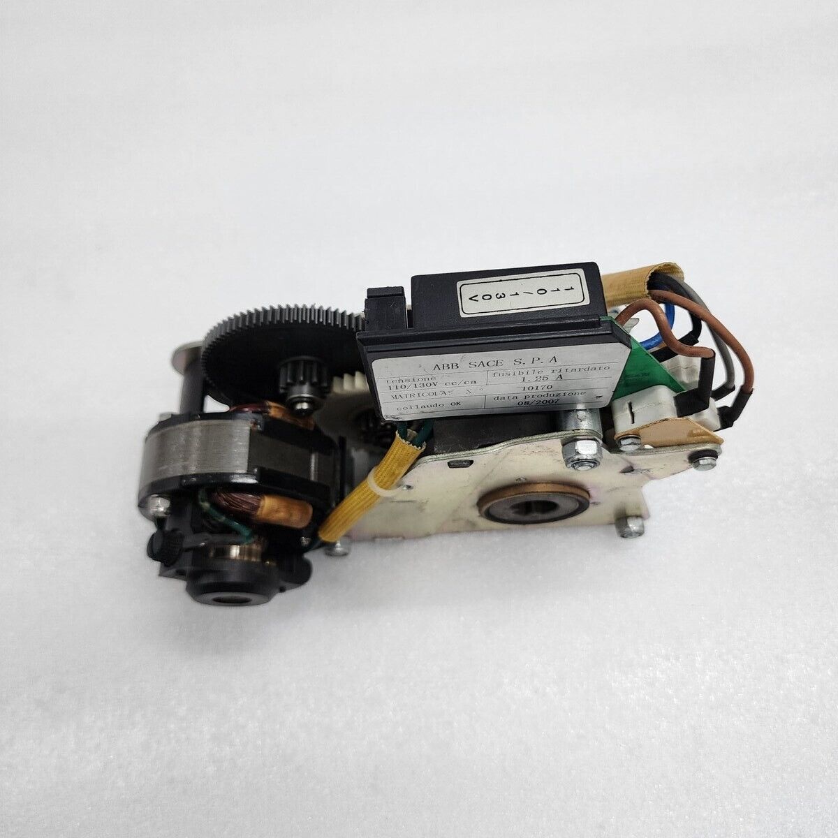 ABB SACE 1SDA038323R1 GEARED MOTOR DEVICE 110/130V-CC/CA 1.25A