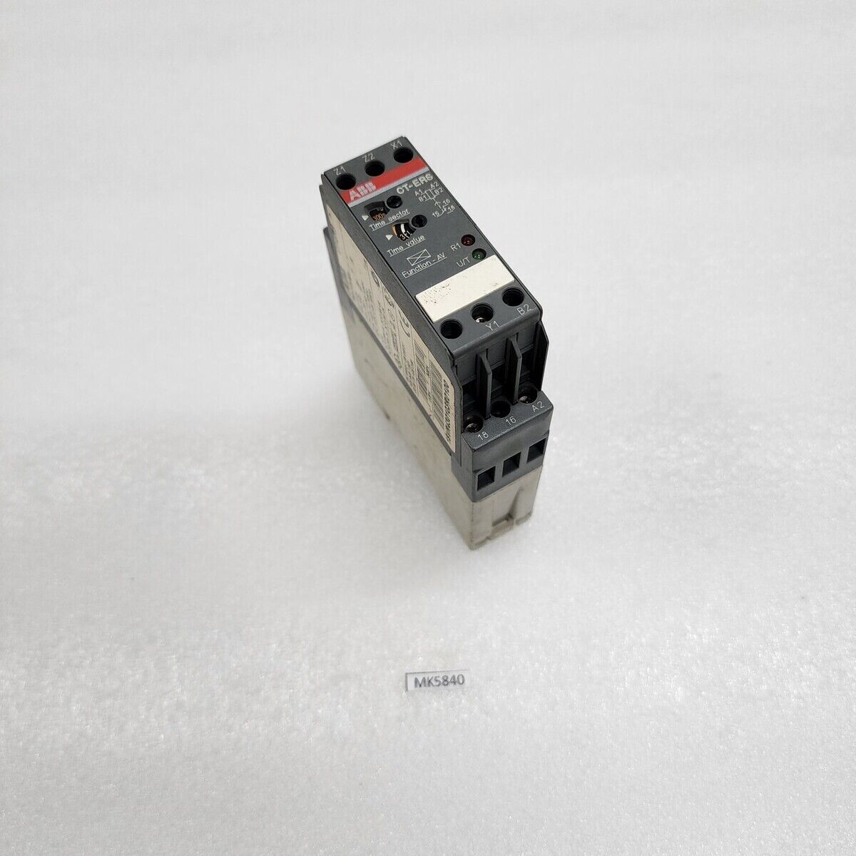 ABB CT-ERS ON-DELAY TIME RELAY 1SVR430103R0100 110-240VAC / 24VAC-DC / 42-48VAC-