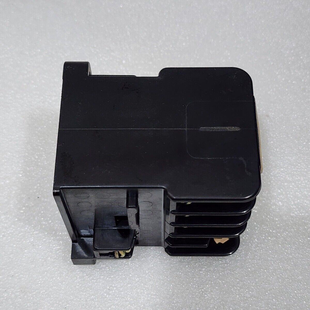 FUJI ELECTRIC SRC 3631-5-1 MAGNETIC CONTACTOR COIL VOLTAGE 200-240V