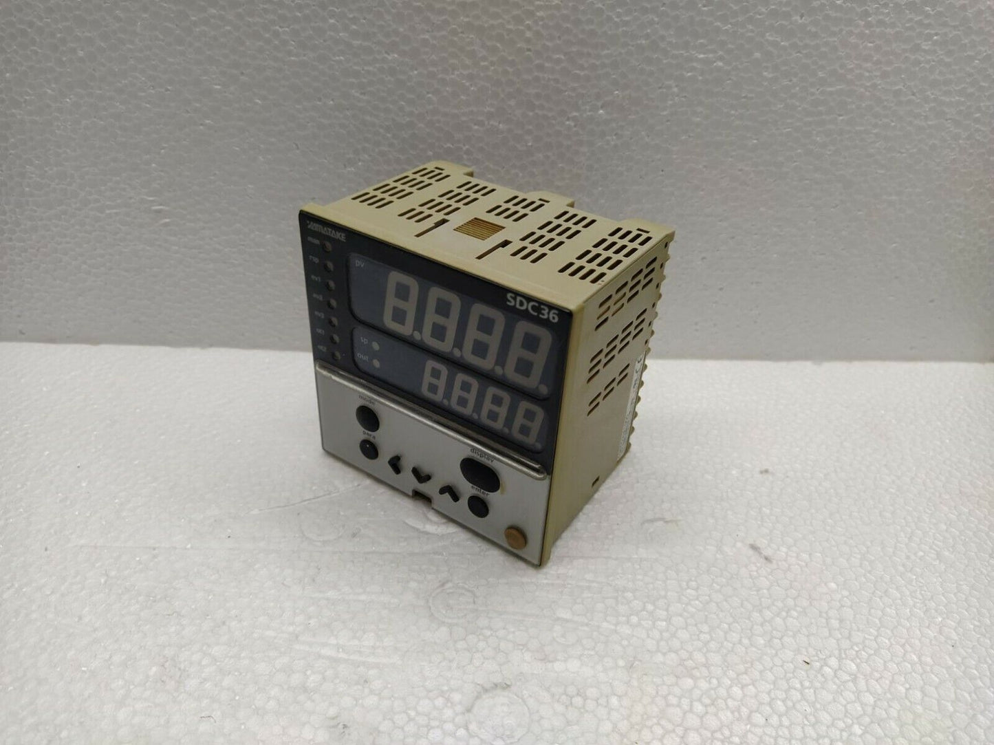 Yamatake SDC36 Digital Indicating Controller C36TC0UA1000 SDC 36 100-240V AC