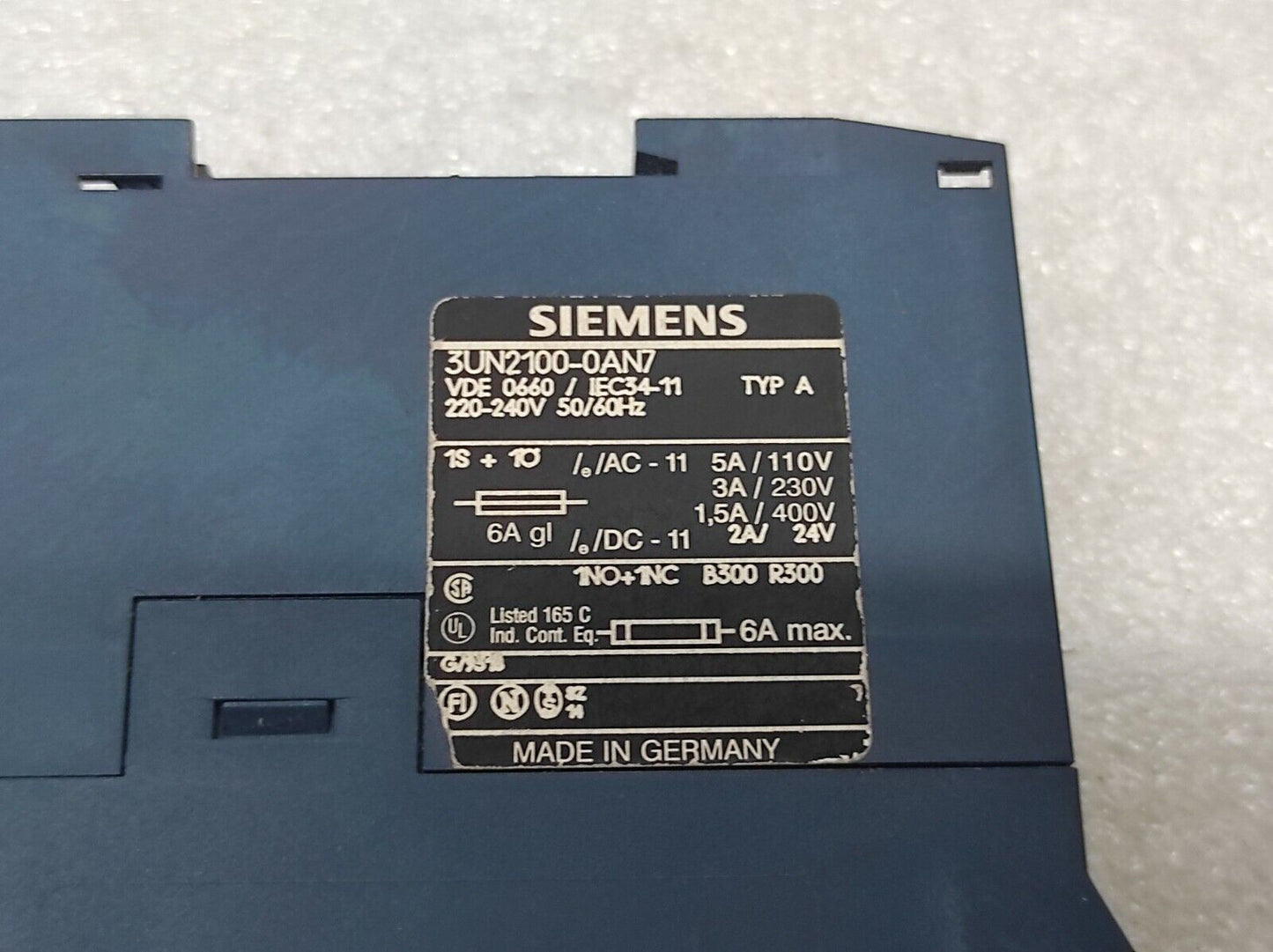 SIEMENS 3UN2100-0AN7 THERMISTOR PROTECTION RELAY 220-240V LOT OF 2