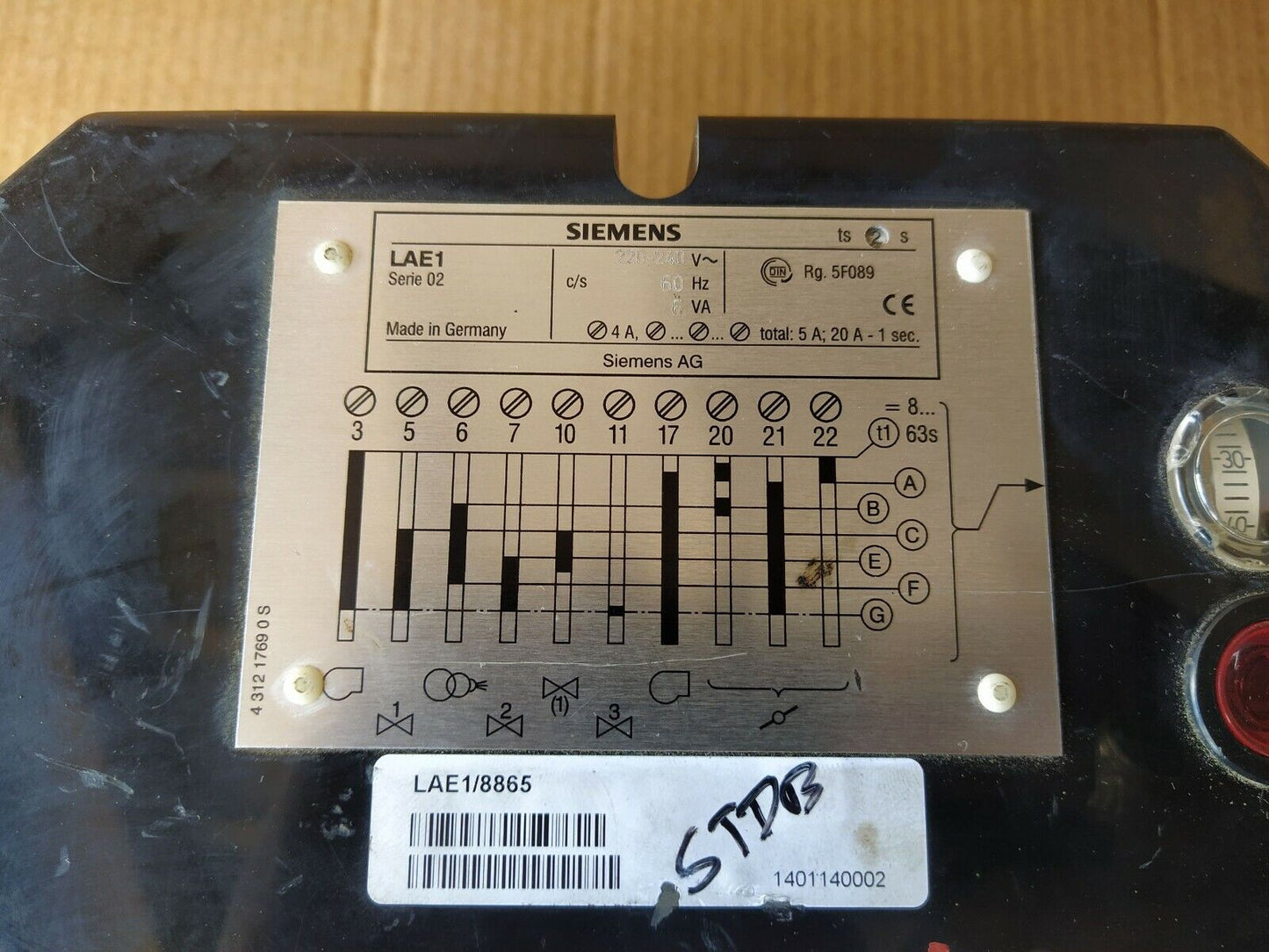 Siemens LAE1 Oil Burner Controller LAE1/8865 Serie 02 220-240V AC