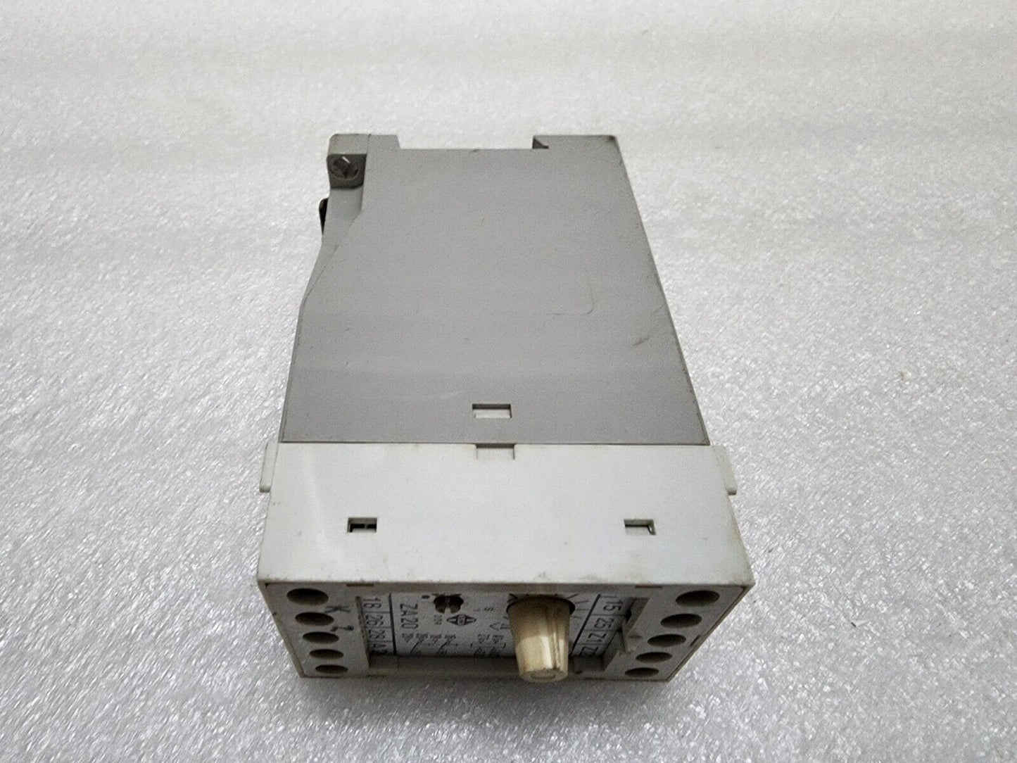 DDR ZA20 TIME RELAY 136 35 12 901 02