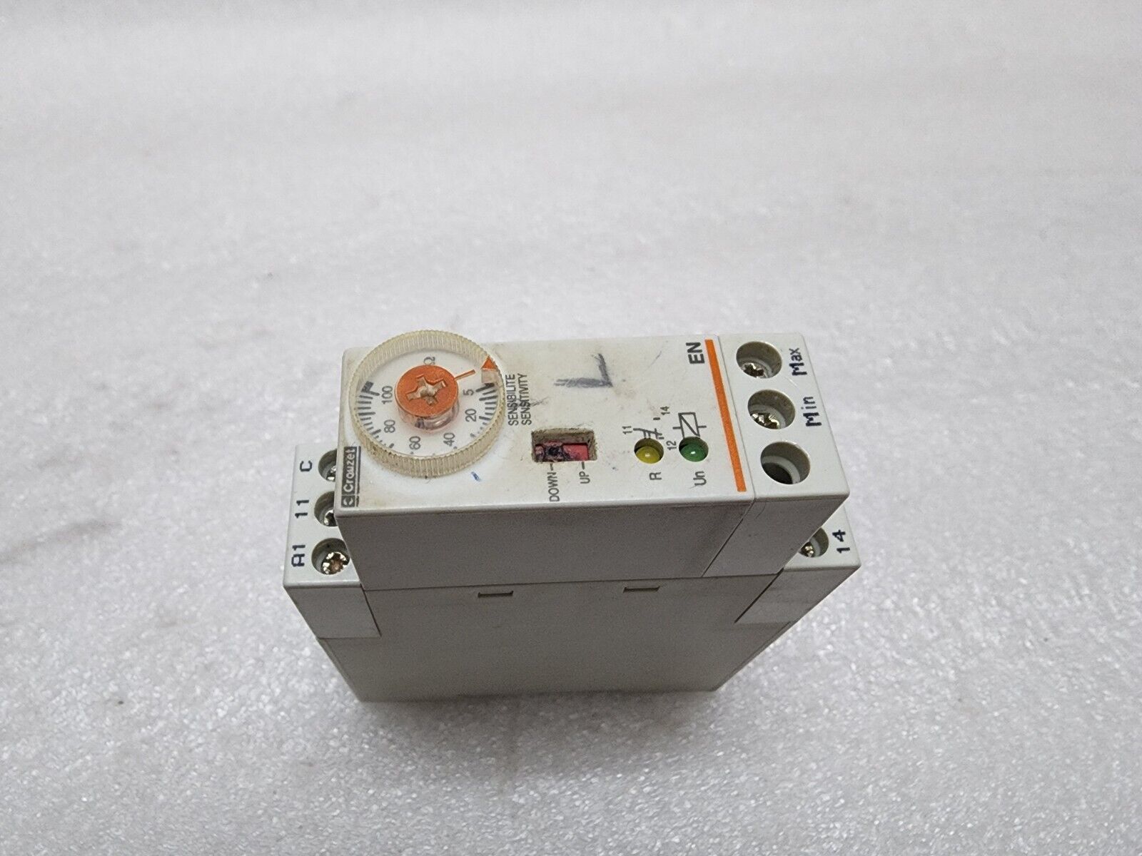 CROUZET 84870004 LEVEL CONTROLLER 230V