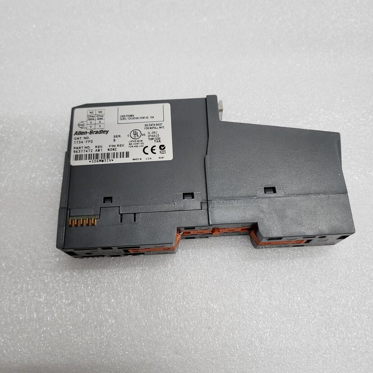 ALLEN BRADLEY CAT 1734-FPD FIELD SIDE VOLTAGE DISTRIBUTOR SER: B 96377472