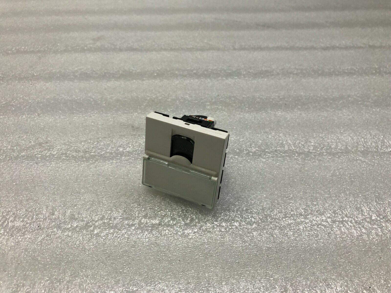 LEGRAND 5 723 15 RJ45 SOCKET LOT OF 6 UNIT