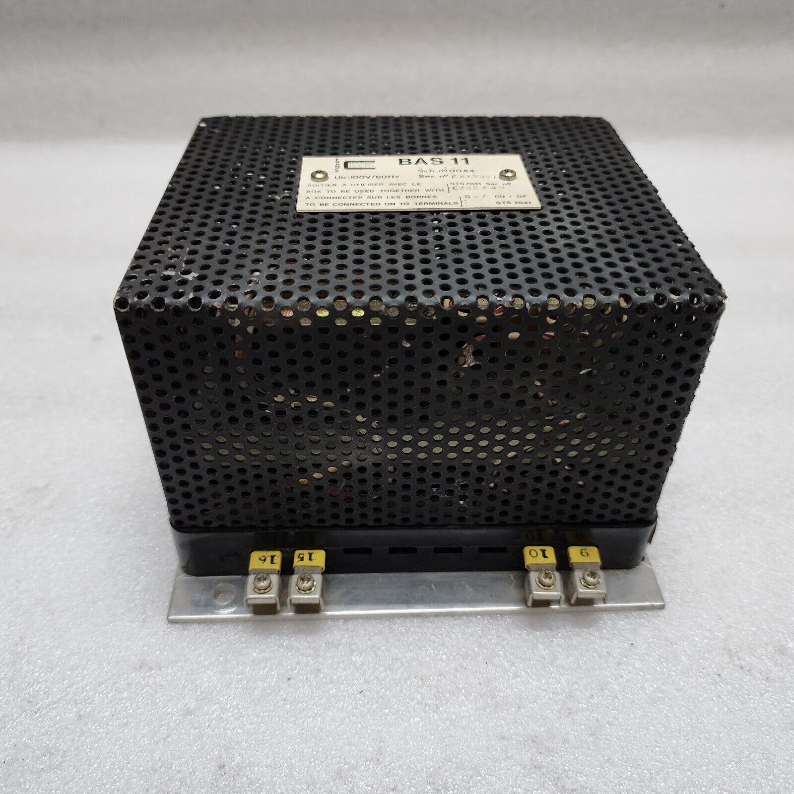 CEE BAS 11 00A4 100V