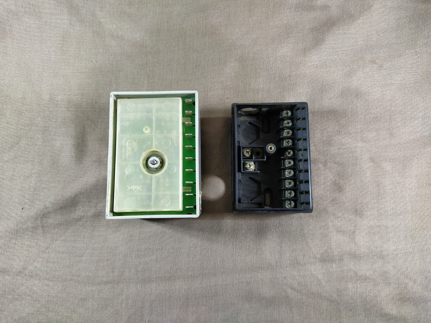 VOLCANO FLAME MONITOR AFD MODEL 100-110 VAC R4440V100-A