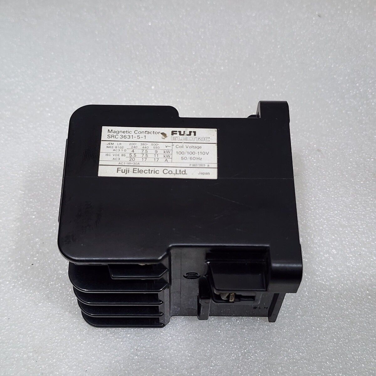 FUJI ELECTRIC SRC 3631-5-1 MAGNETIC CONTACTOR  COIL VOLTAGE 100-110V