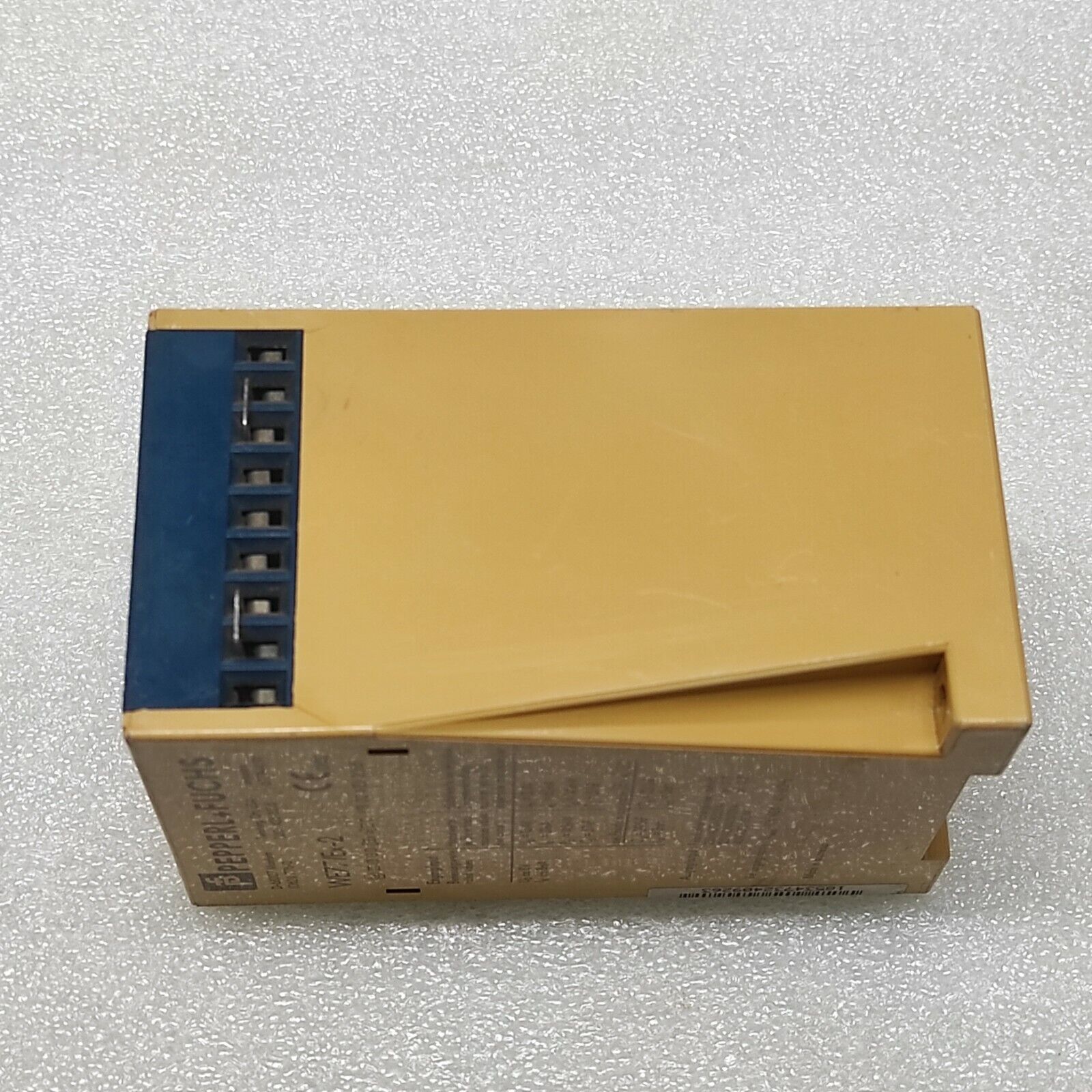 PEPPERL + FUCHS WE77/EX-2 SWITCH AMPLIFIER 129198 230VAC LOT OF 2 UNIT