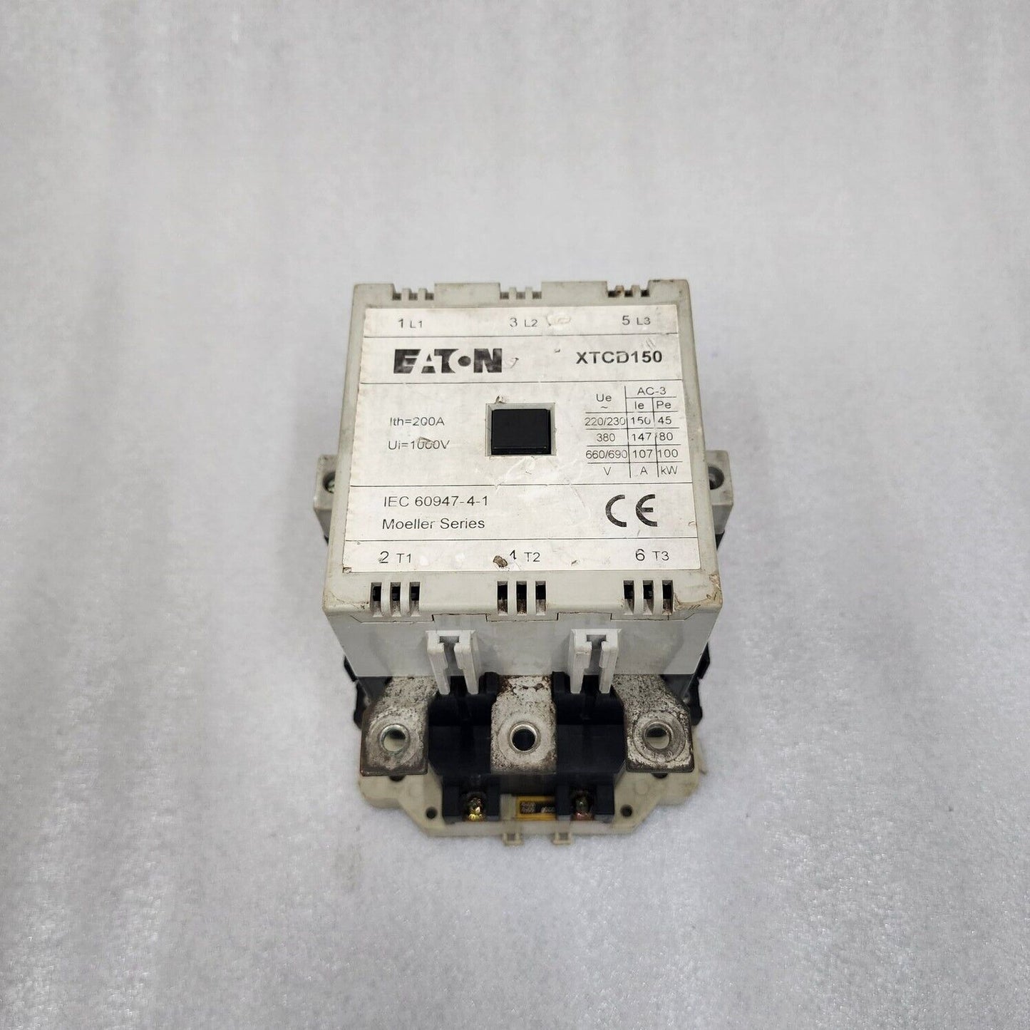 EATON XTCD150 3-POLE CIRCUIT BREAKER 200A 220V
