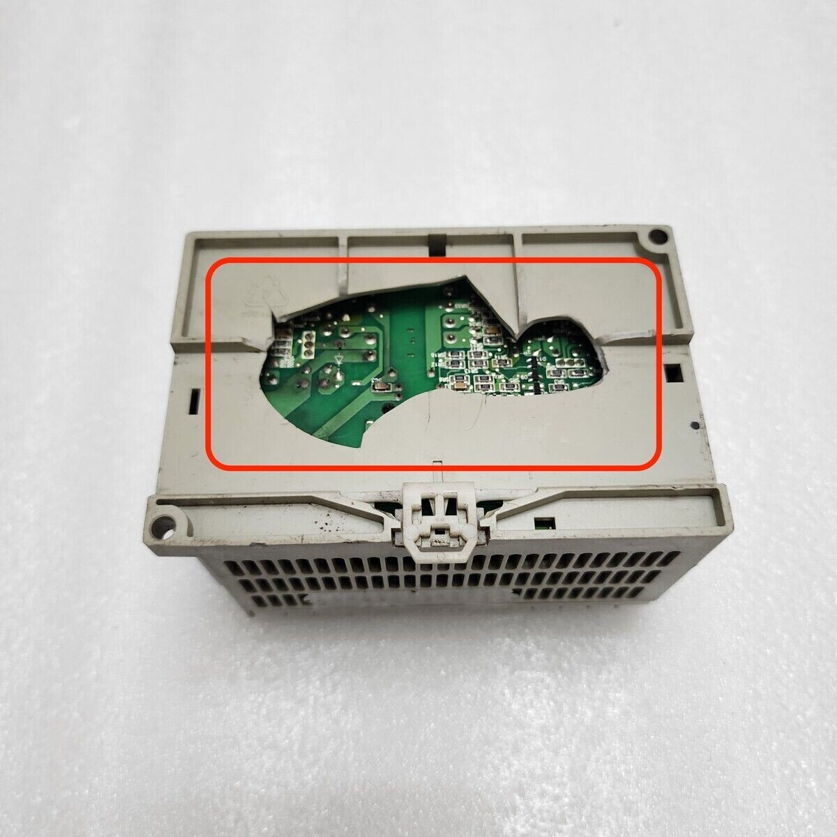 ALLEN BRADLEY CAT 1761-L16BWA SER E MICROLOGIX 1000 BODY DAMAGED