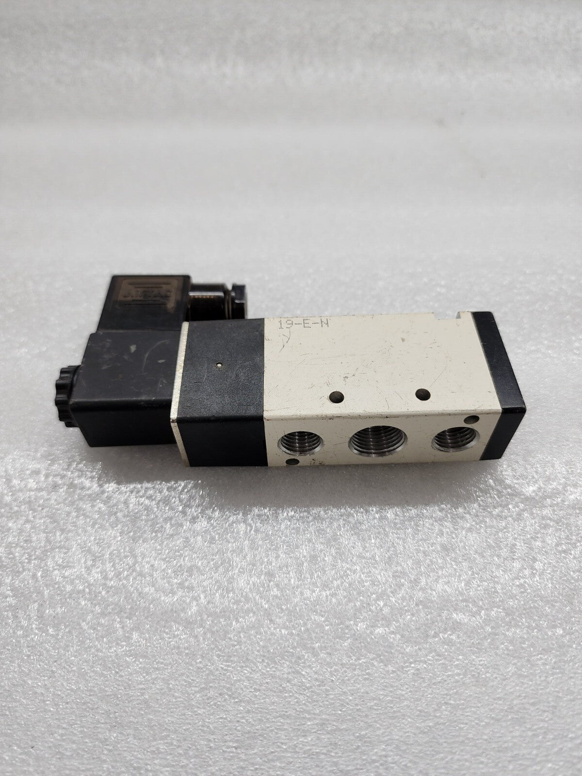 AIRTEC 4V310-10 SOLENOID AIR VALVE 110V