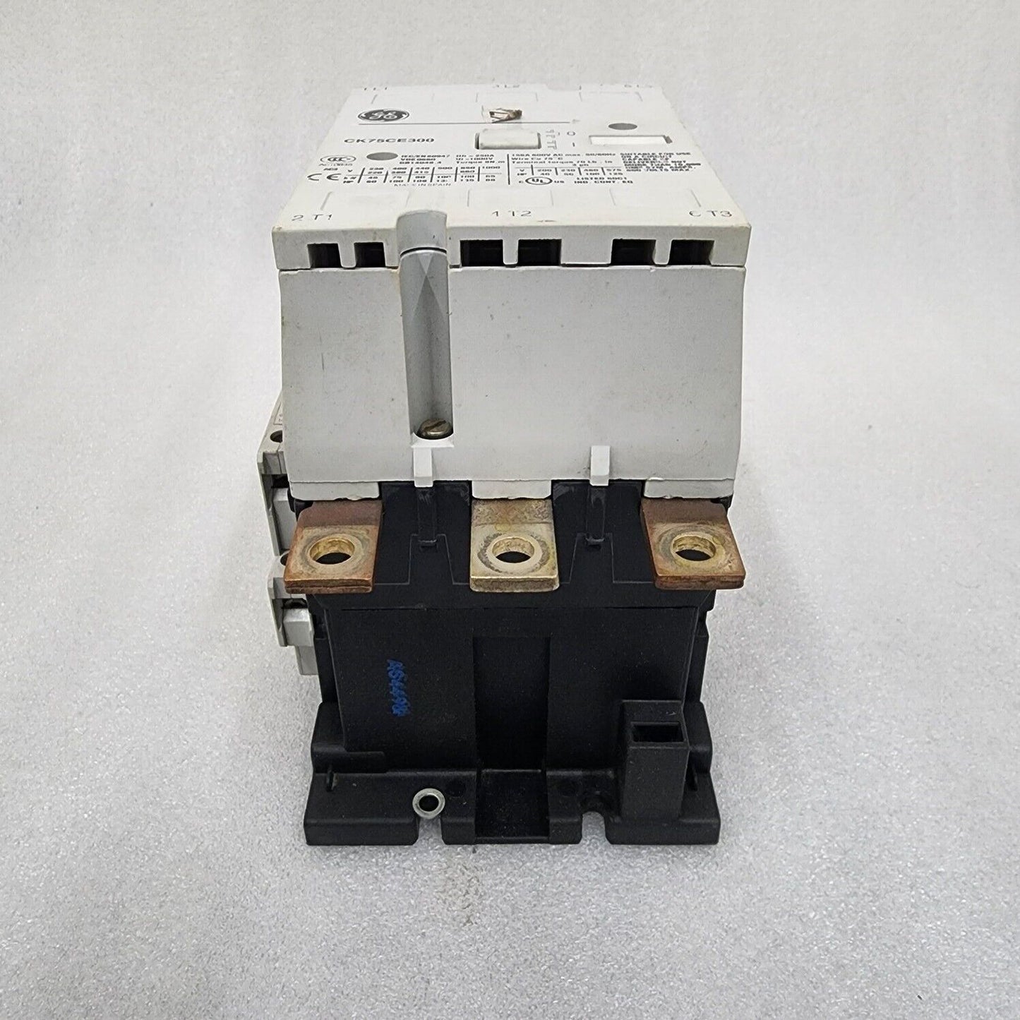 GENERAL ELECTRIC CK75CE300 3-POLE CIRCUIT BREAKER 250A 24VDC