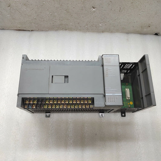 ALLEN BRADLEY 1747-L30A SLC500 PROGRAMMABLE CONTROLLER CRACKED/DAMAGED