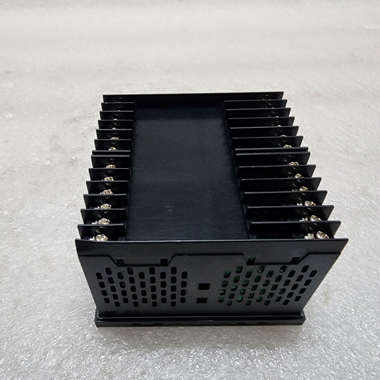 FUJI ELECTRIC PXF9AAA2-1V100-P TEMPERATURE CONTROLLER 100-240VAC