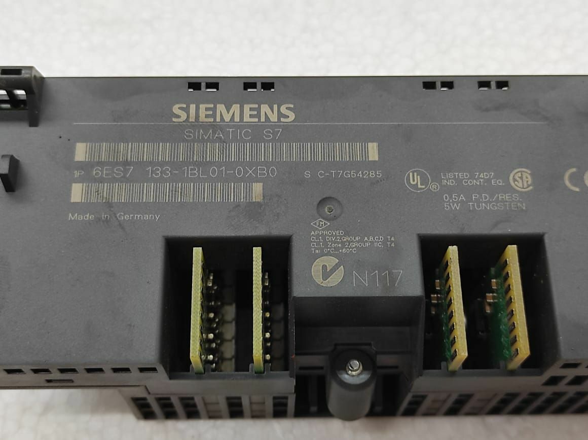 Siemens 6ES7 193-1CL00-0XA0 Terminal Block 6ES7 133-1BL01-0XB0 ET200L