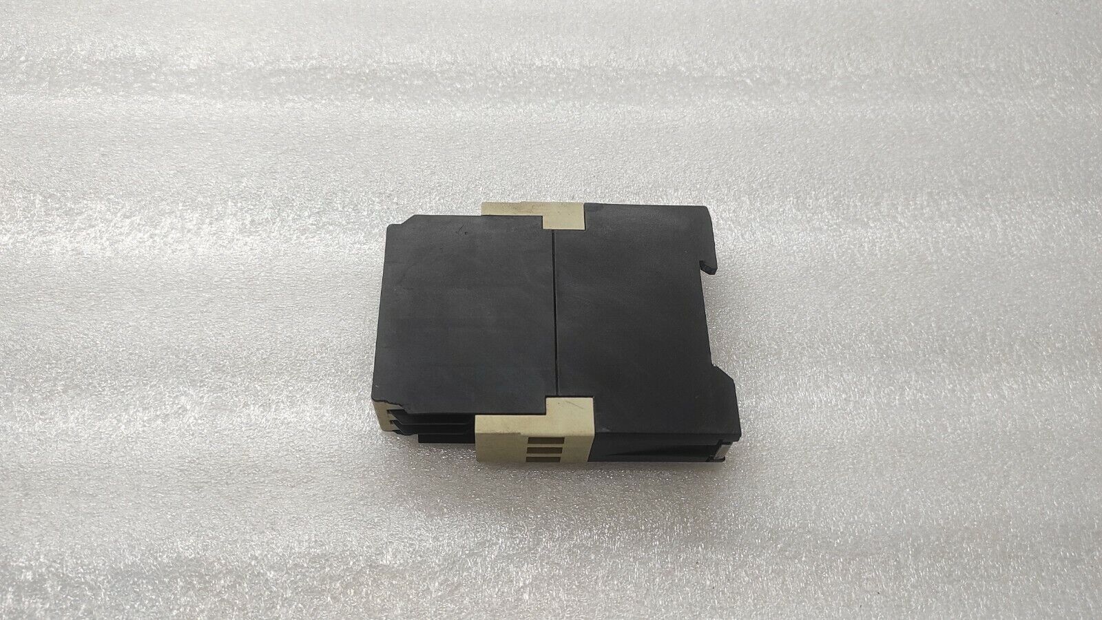 TELEMECANIQUE RE4 TP13BU TIME DELAY RELAY 09972 110-240V/24V/42-48V 0.05S-300H