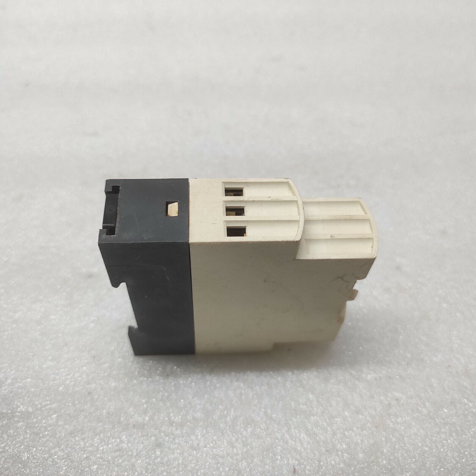 TELEMECANIQUE RE7TL11BU ON DELAY TIMING RELAY 110-240VAC/24VAC-DC