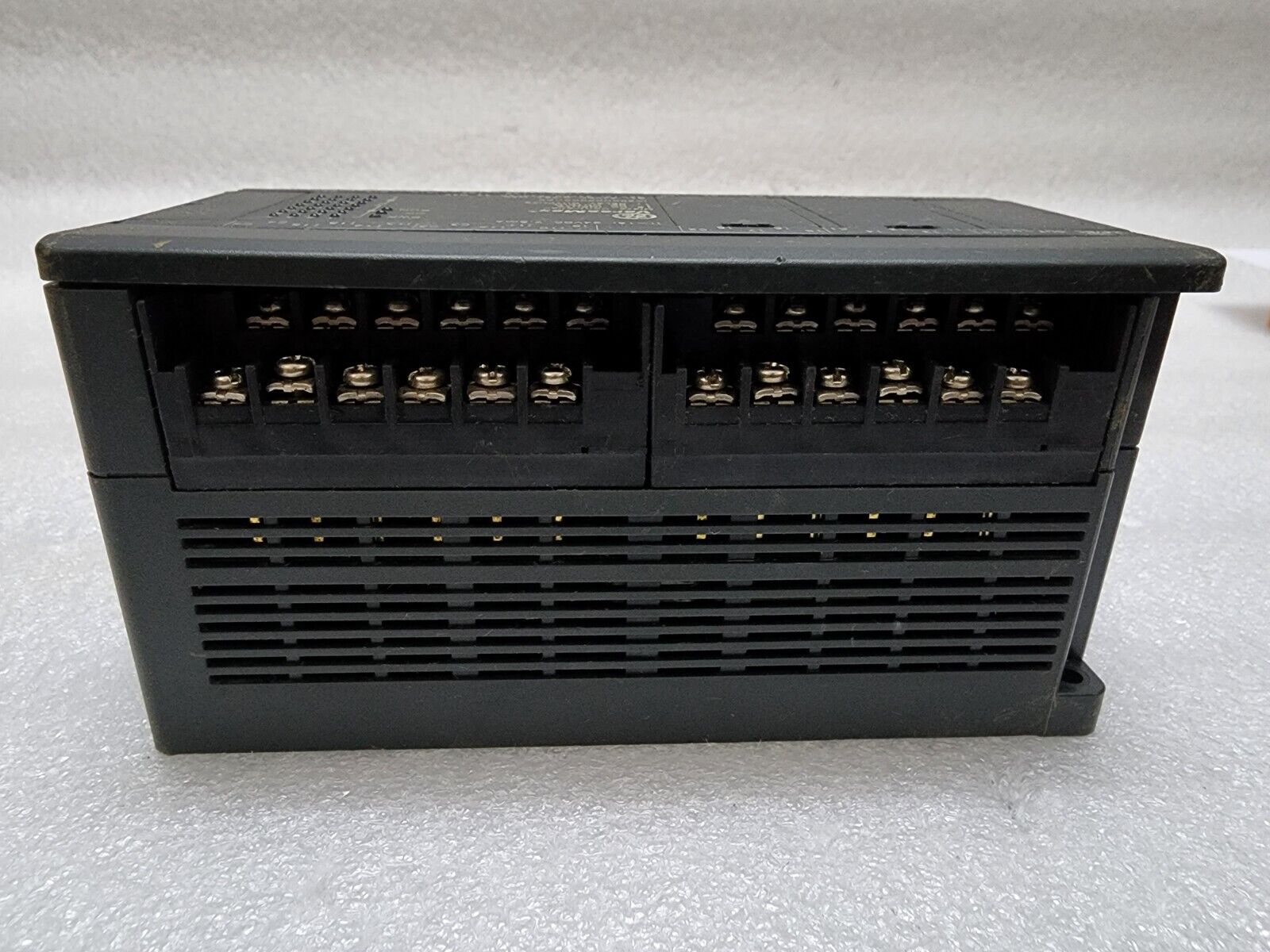 GE IC200UDR005-DK VERSAMAX MICRO 28 POINT PLC CONTROLLER