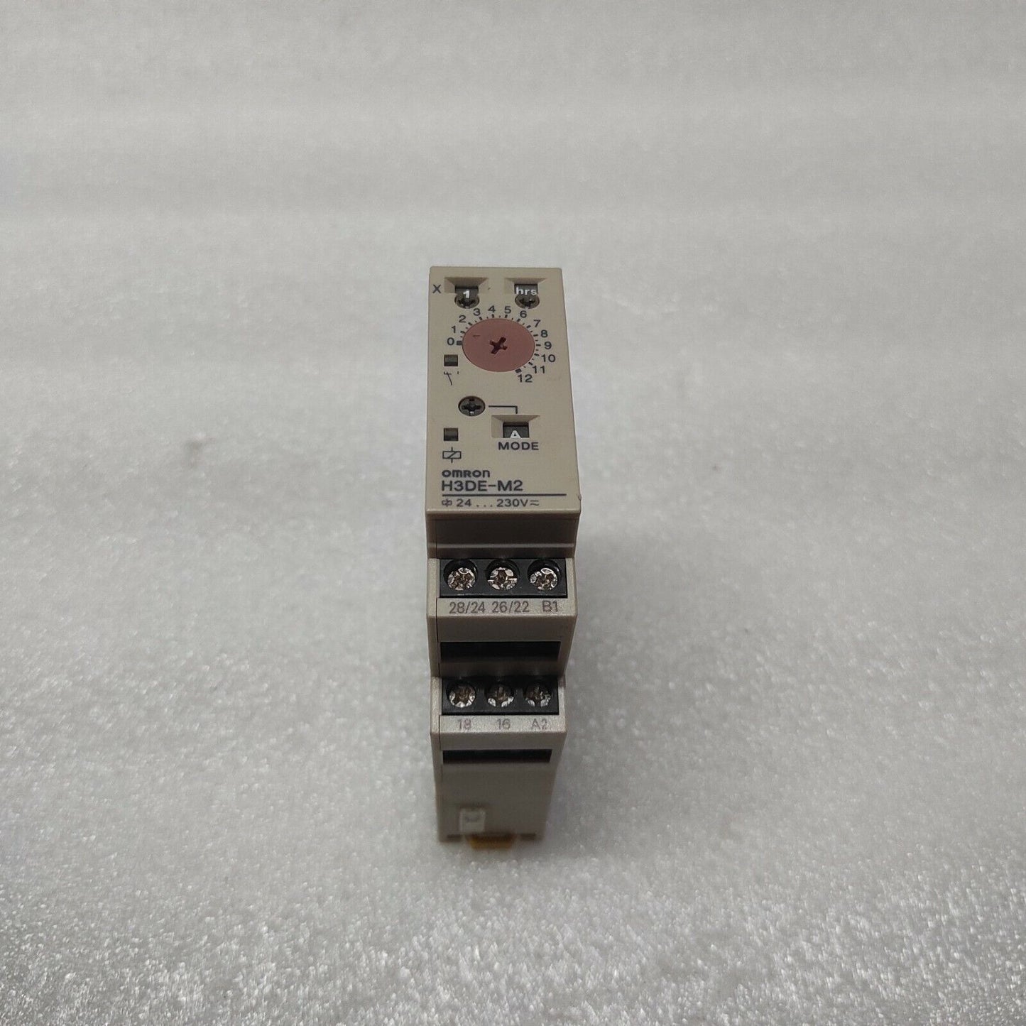 OMRON H3DE-M2 MULTIFUNCTION TIME RELAY 0.1S-120H 24-230VAC/DC