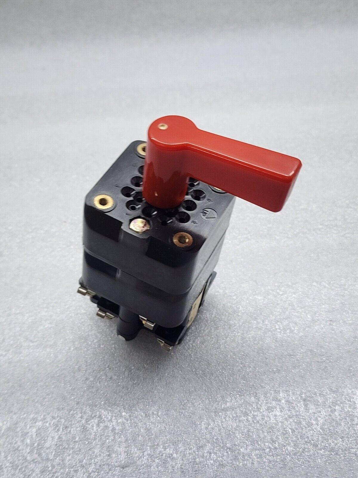 SEIKO ELECTRIC YBRSF1-2X CAM SWITCH 600V 10A 010 A