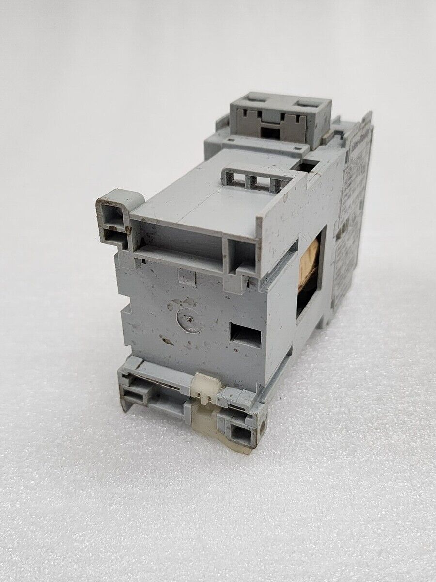 ALLEN BRADLEY CAT 100-C09Z-10 SER A MAGNETIC CONTACT COIL VOLTAGE 24VDC