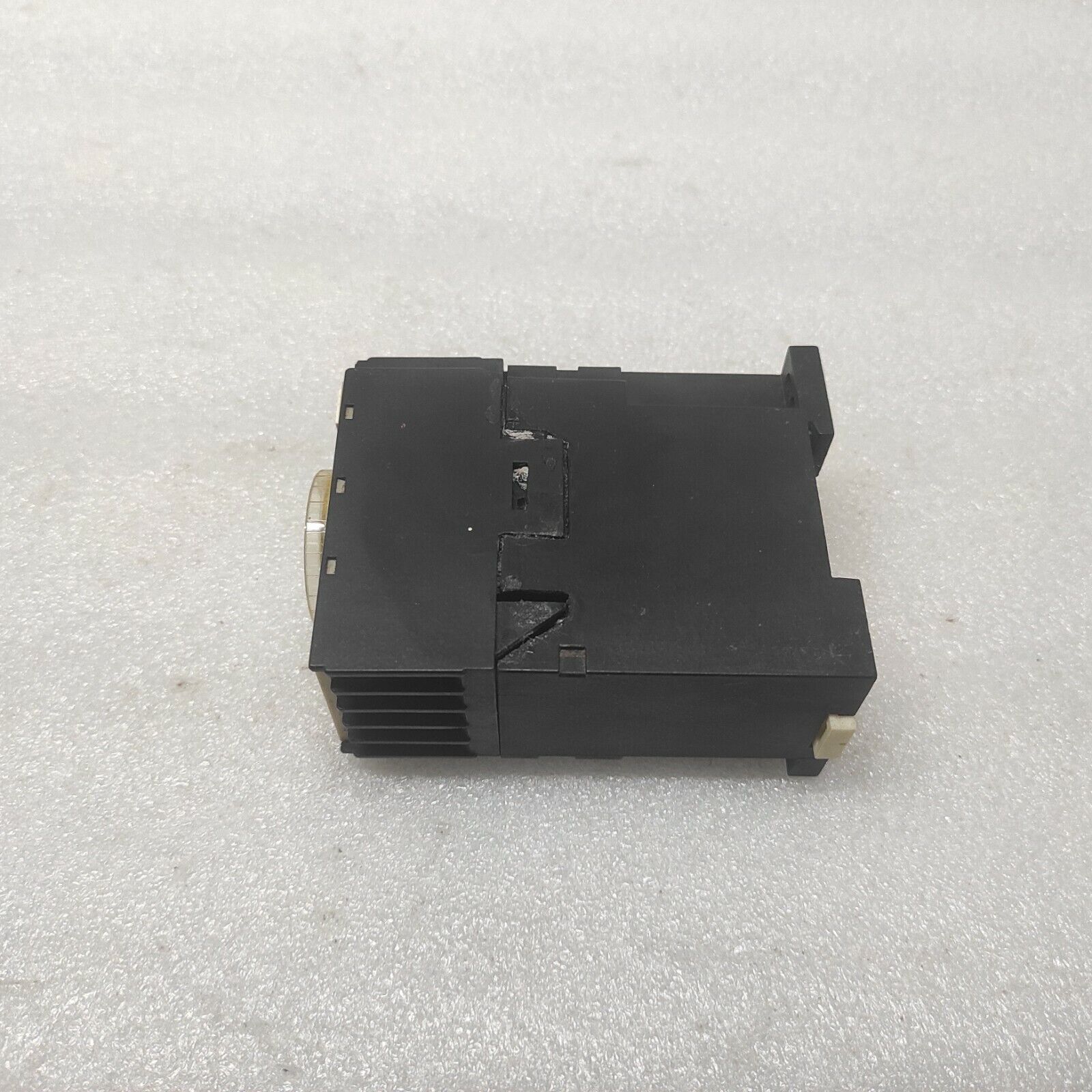 SIEMENS 7PU2240-1AN20 SAFETY RELAY 220-240V 0-6SEC