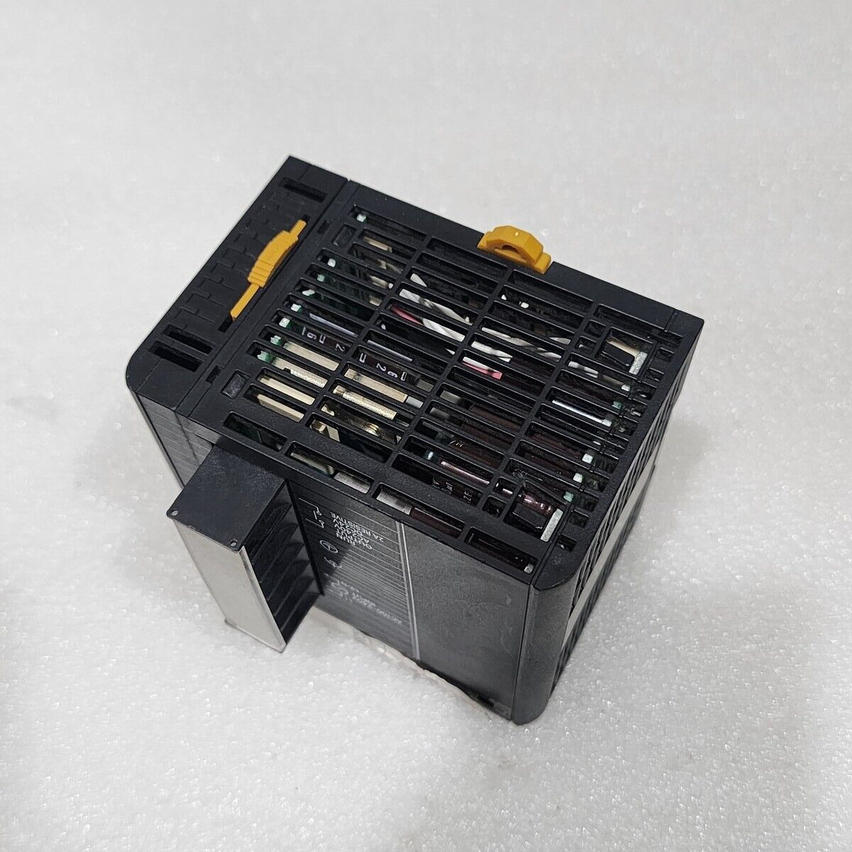 OMRON CJ1W-PA205R POWER SUPPLY UNIT 100-240V