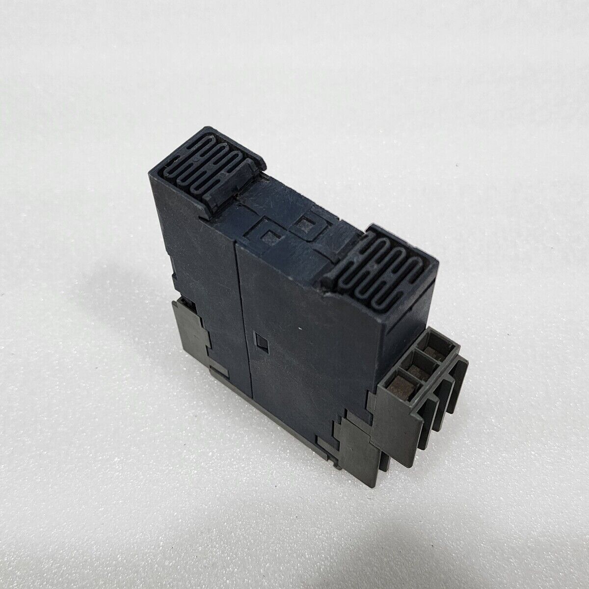 ABB C505.02 THERMISTOR MOTOR PROTECTION UNIT 1SAR600011R0002