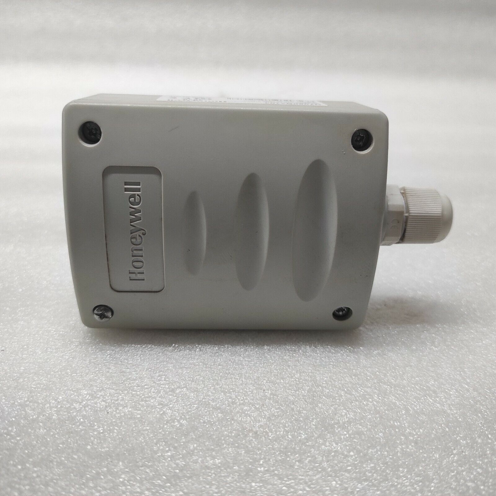 HONEYWELL H7080B3103 TEMPERATURE-HUMIDITY DUCT SENSOR 24VAC/DC PT1000