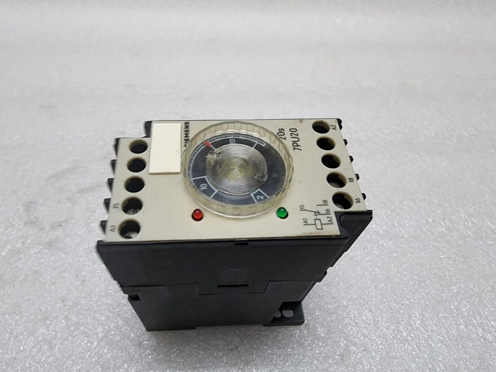 SIEMENS 7PU2040-7AN20 TIME DELAY RELAY 220-240V