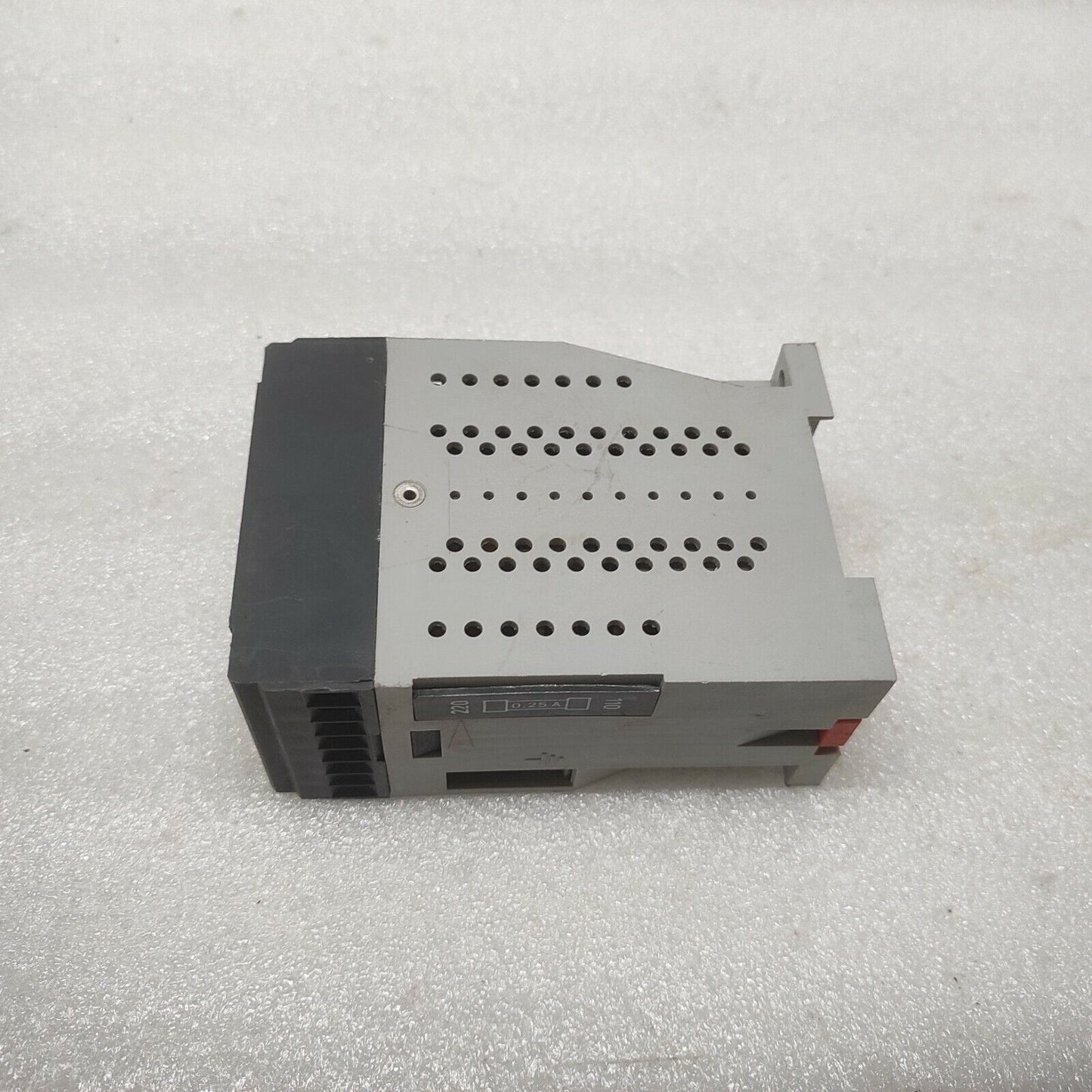 Telemecanique NY2 A21 Intrinsically Safe Barrier Relay NY2A21 110-220V AC