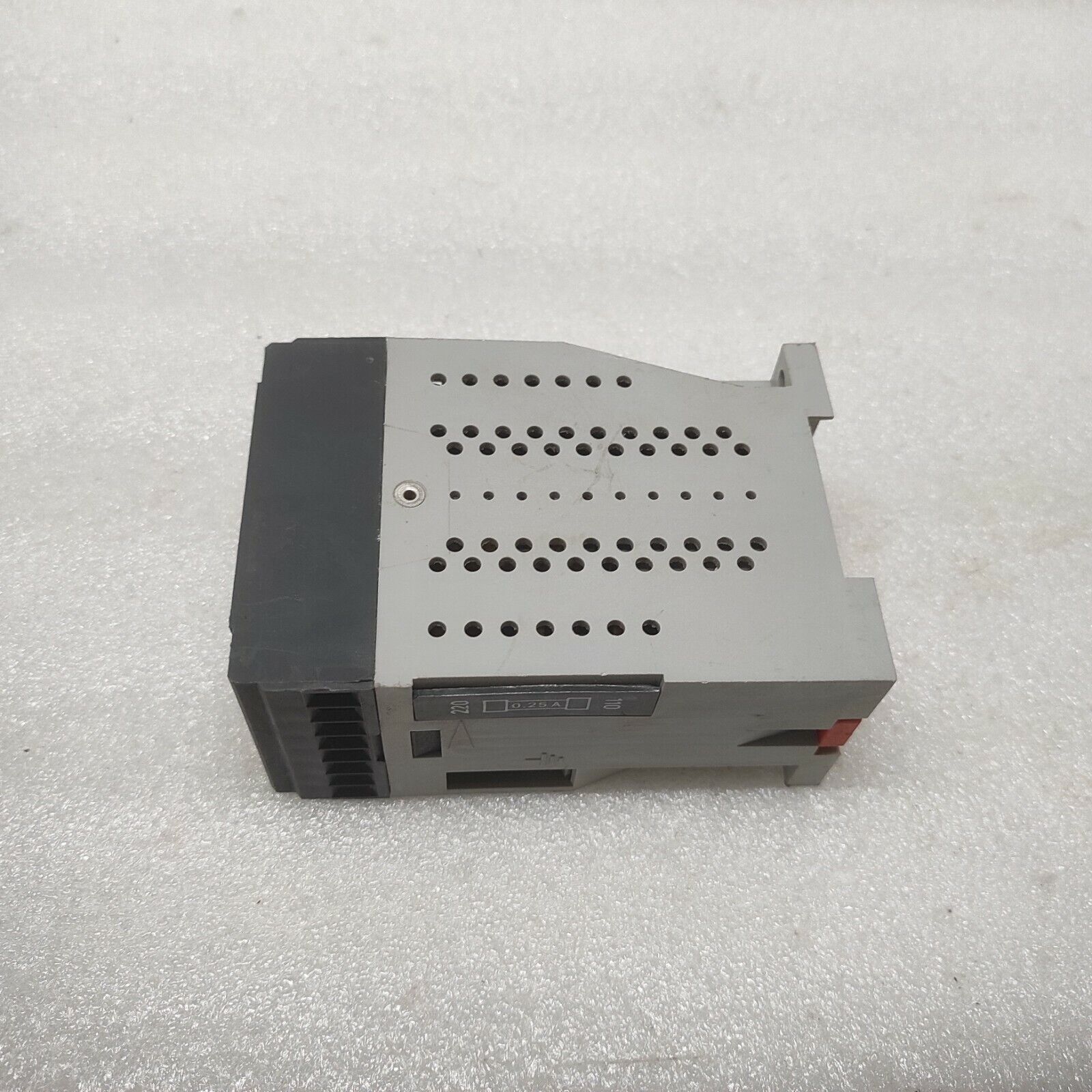 Telemecanique NY2 A21 Intrinsically Safe Barrier Relay NY2A21 110-220V AC