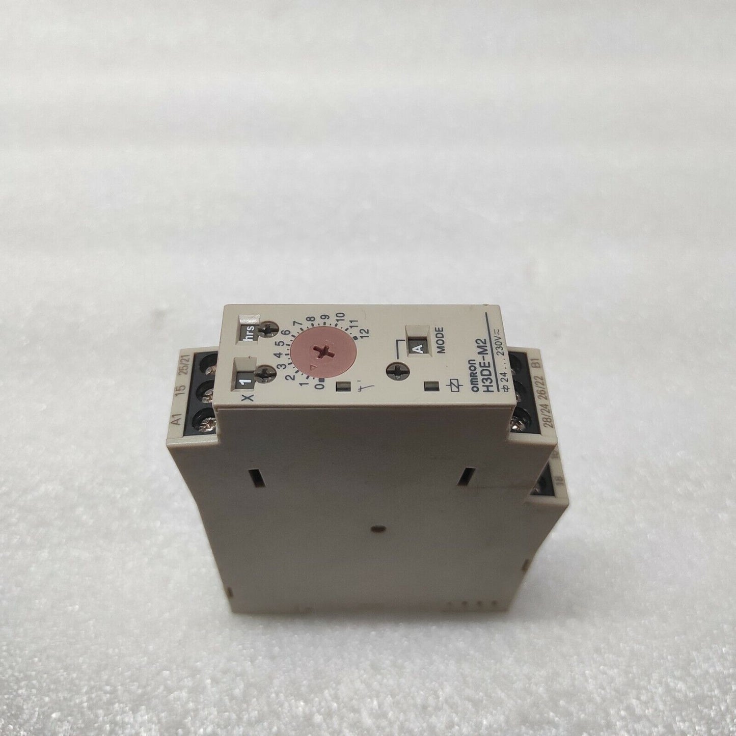 OMRON H3DE-M2 MULTIFUNCTION TIME RELAY 0.1S-120H 24-230VAC/DC