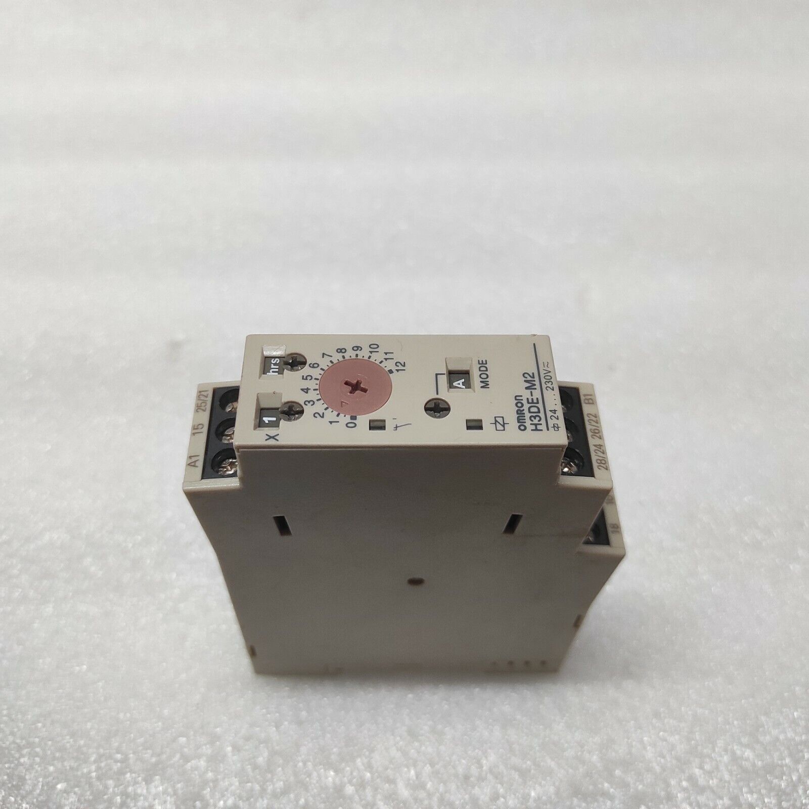 OMRON H3DE-M2 MULTIFUNCTION TIME RELAY 0.1S-120H 24-230VAC/DC