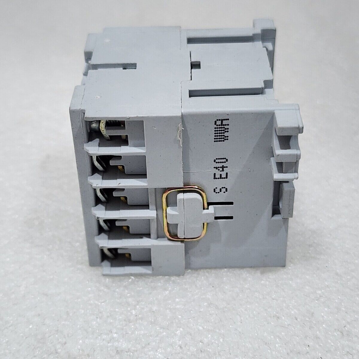 ALLEN BRADLEY CAT 700-M400 SER A CONTROL RELAY COIL VOLTAGE 220-240VAC