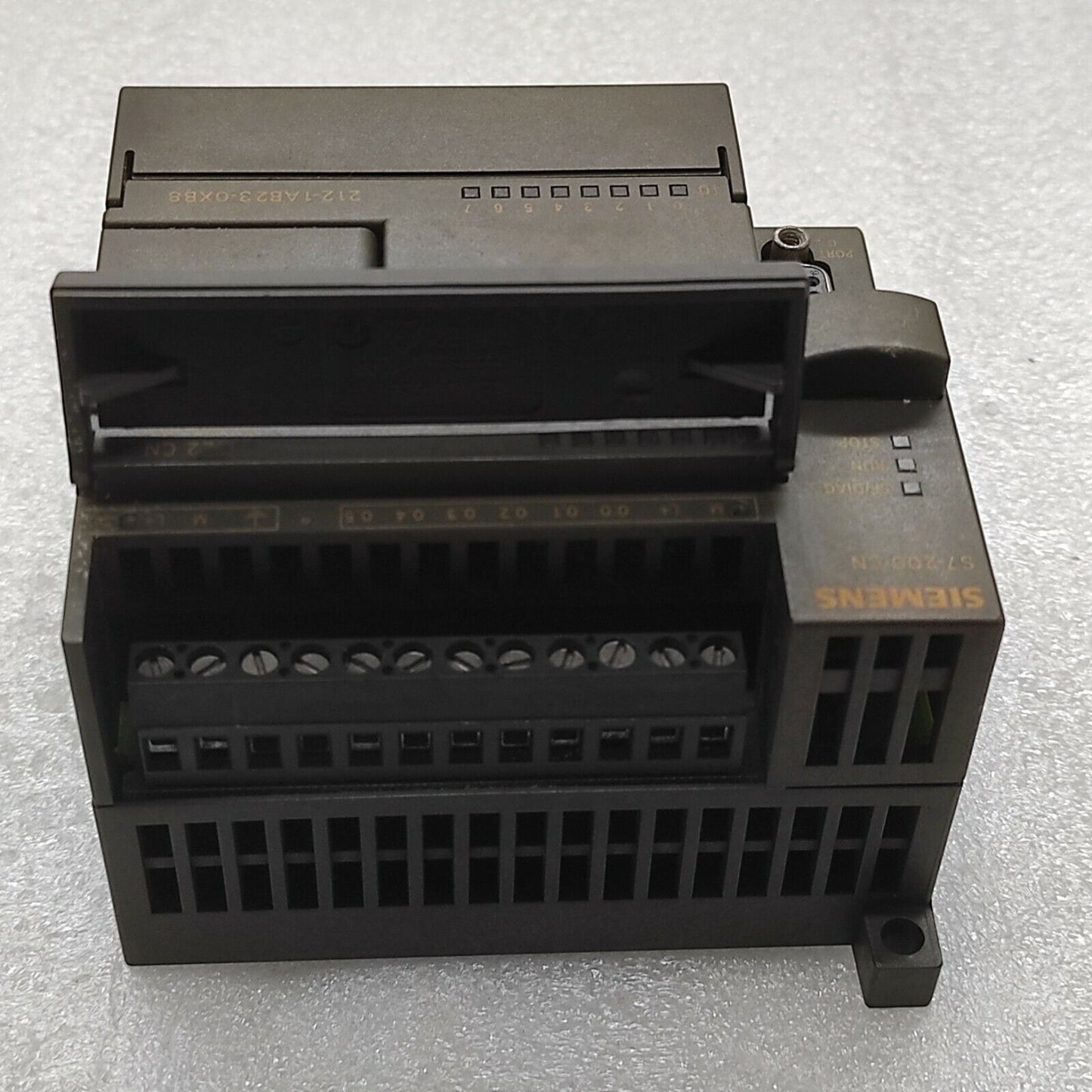 SIEMENS 6ES7 212-1AB23-0XB8 CPU 222 CN DC/DC/DC 21-28VDC