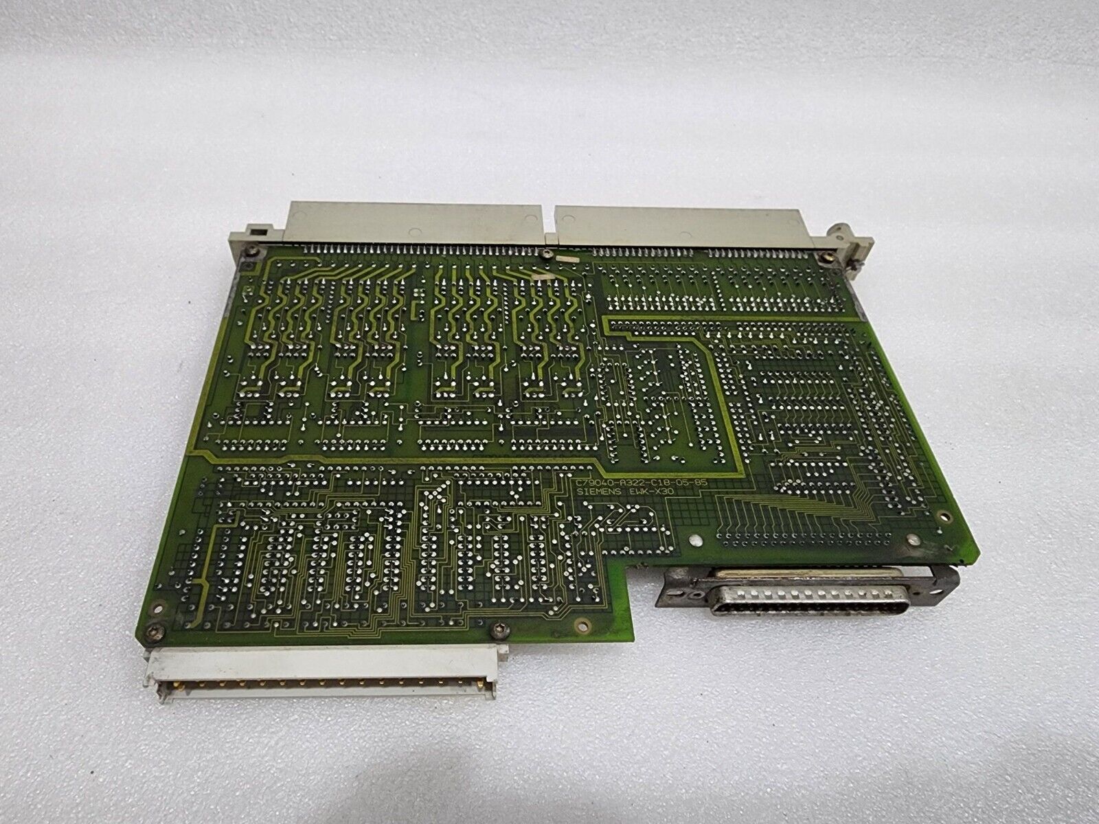 SIEMENS SIMATIC 6ES5 482-4UA11 DIGITAL INPUT OUTPUT MODULE