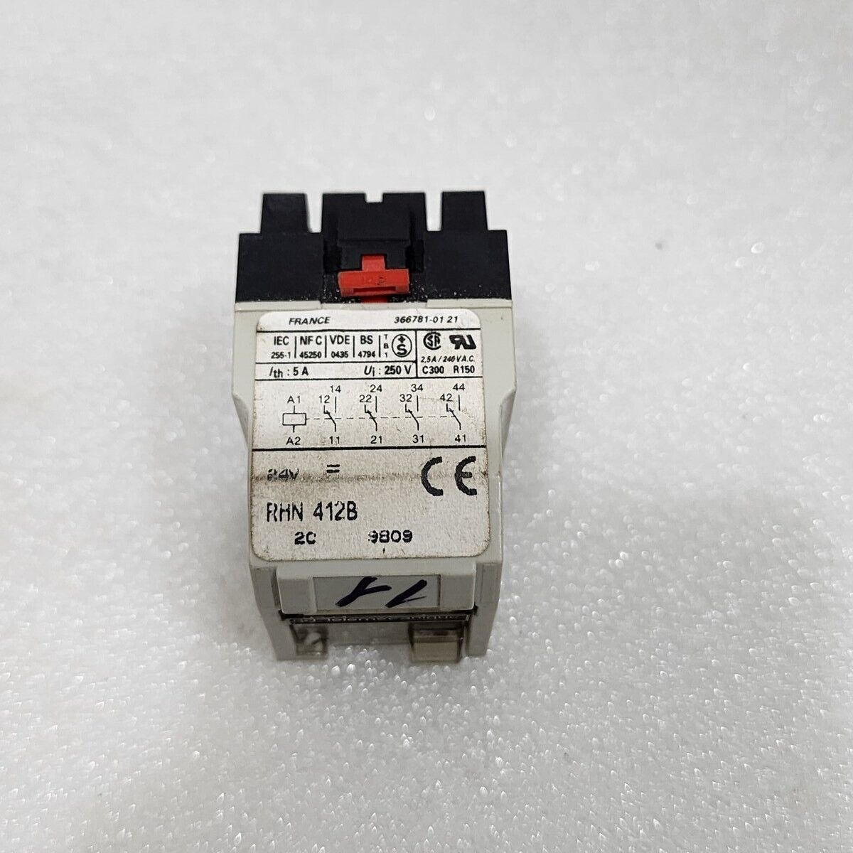 TELEMECANIQUE RHN 412B PLUG IN RELAY 24V