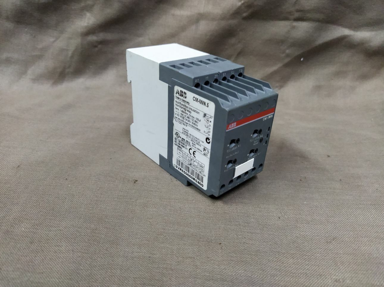 ABB CM-IWN.5 Multifunction Insulation Monitoring Relay 1SVR650660R0400