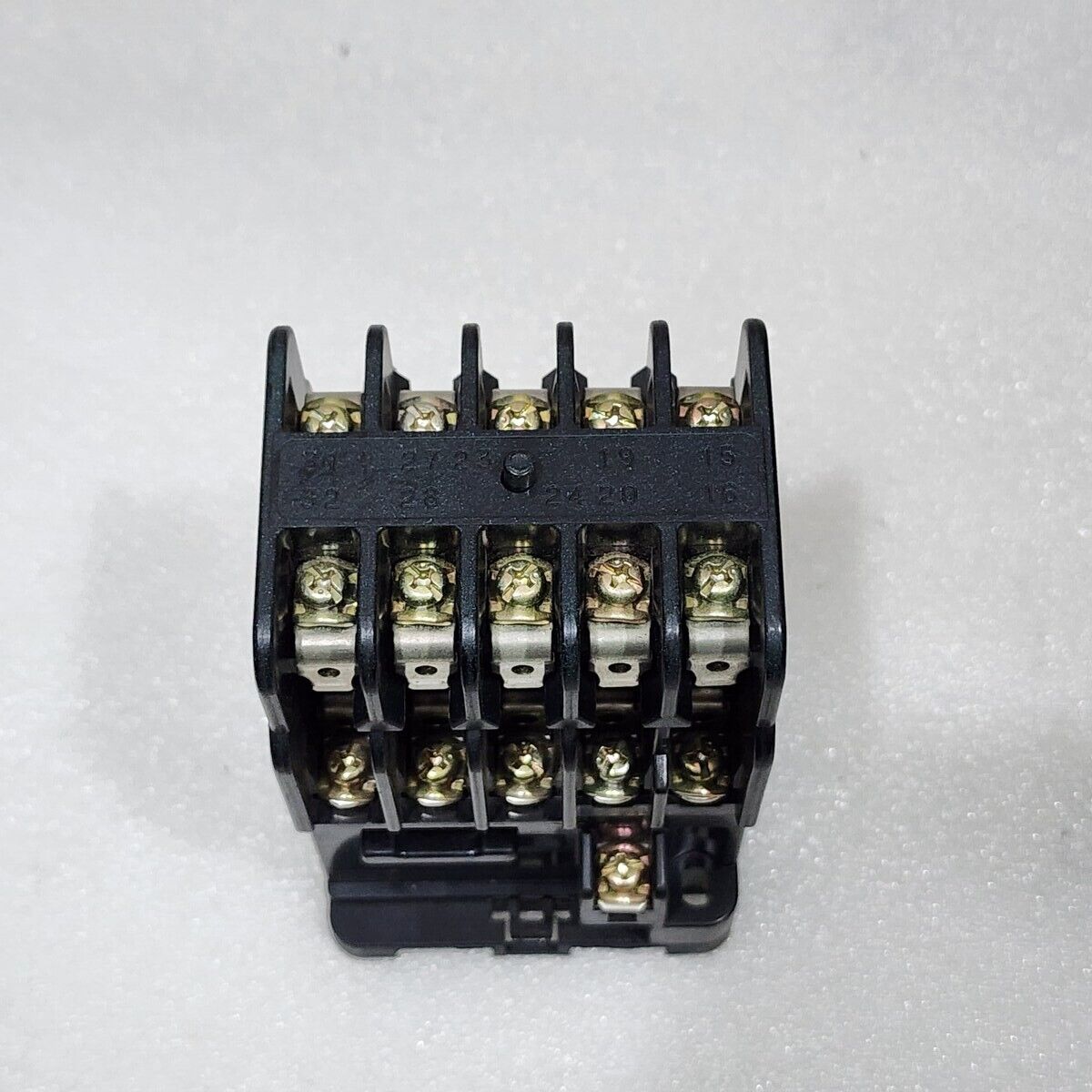 FUJI ELECTRIC SRC 50-4F/X AUX RELAY COIL VOLTAGE 200-240V