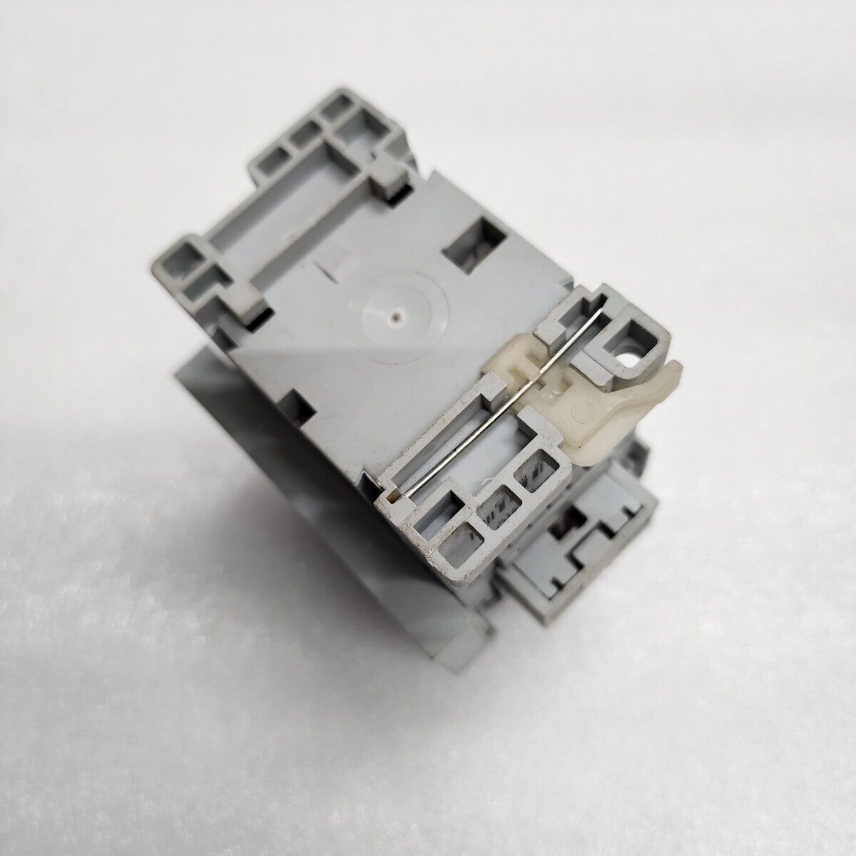 ALLEN BRADLEY C16 MAGNETIC CONTACTOR 32A CAT 100-C16-10 110-120V