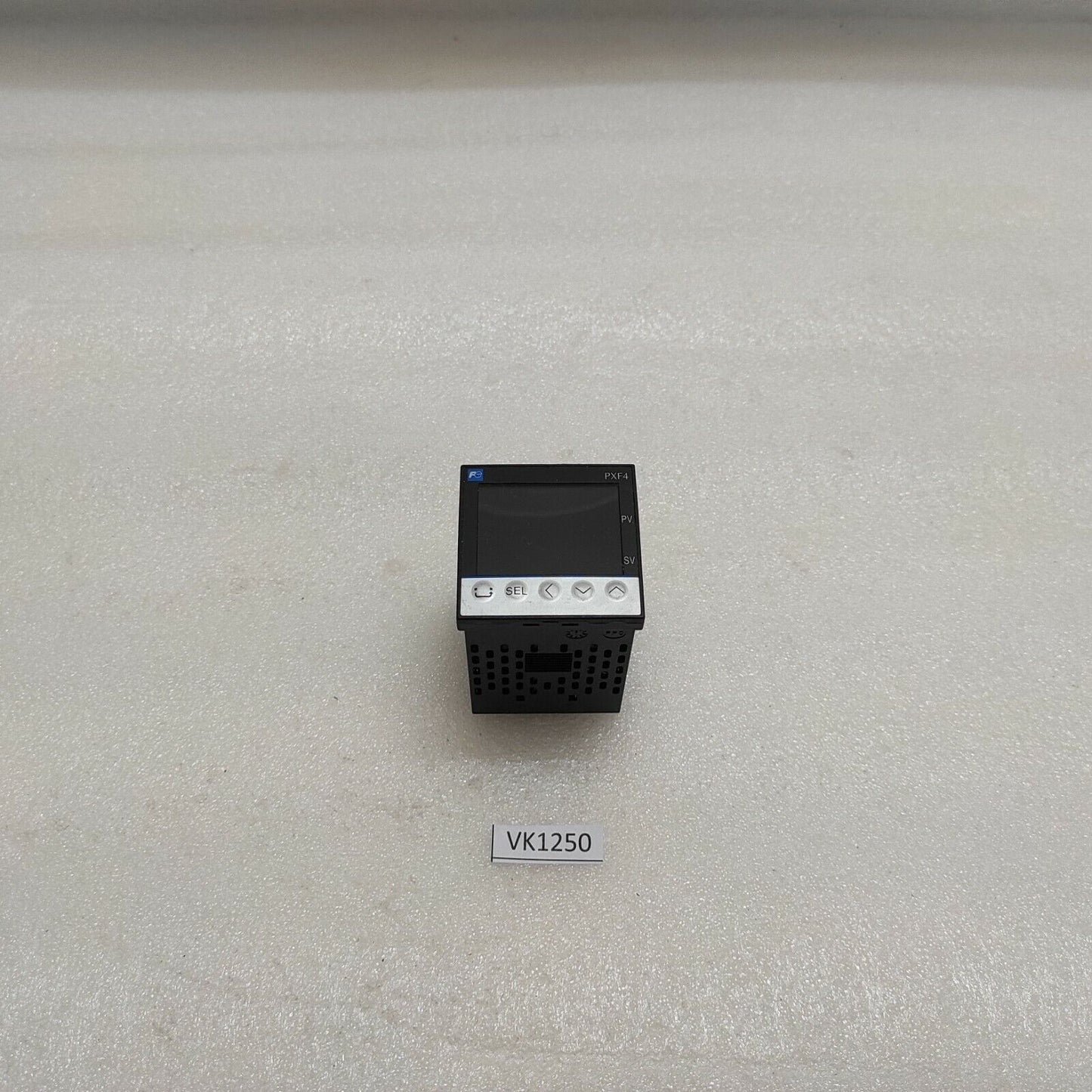 FUJI ELECTRIC PXF4 TEMPERATURE CONTROLLER PXF4ABA2-FV100-P 100-240V 48X48 MM