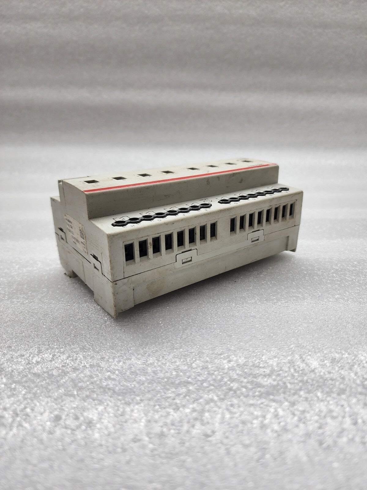 ABB SA/S 8.10.2.1 SWITCH ACTUATOR 2CDG110157R0011