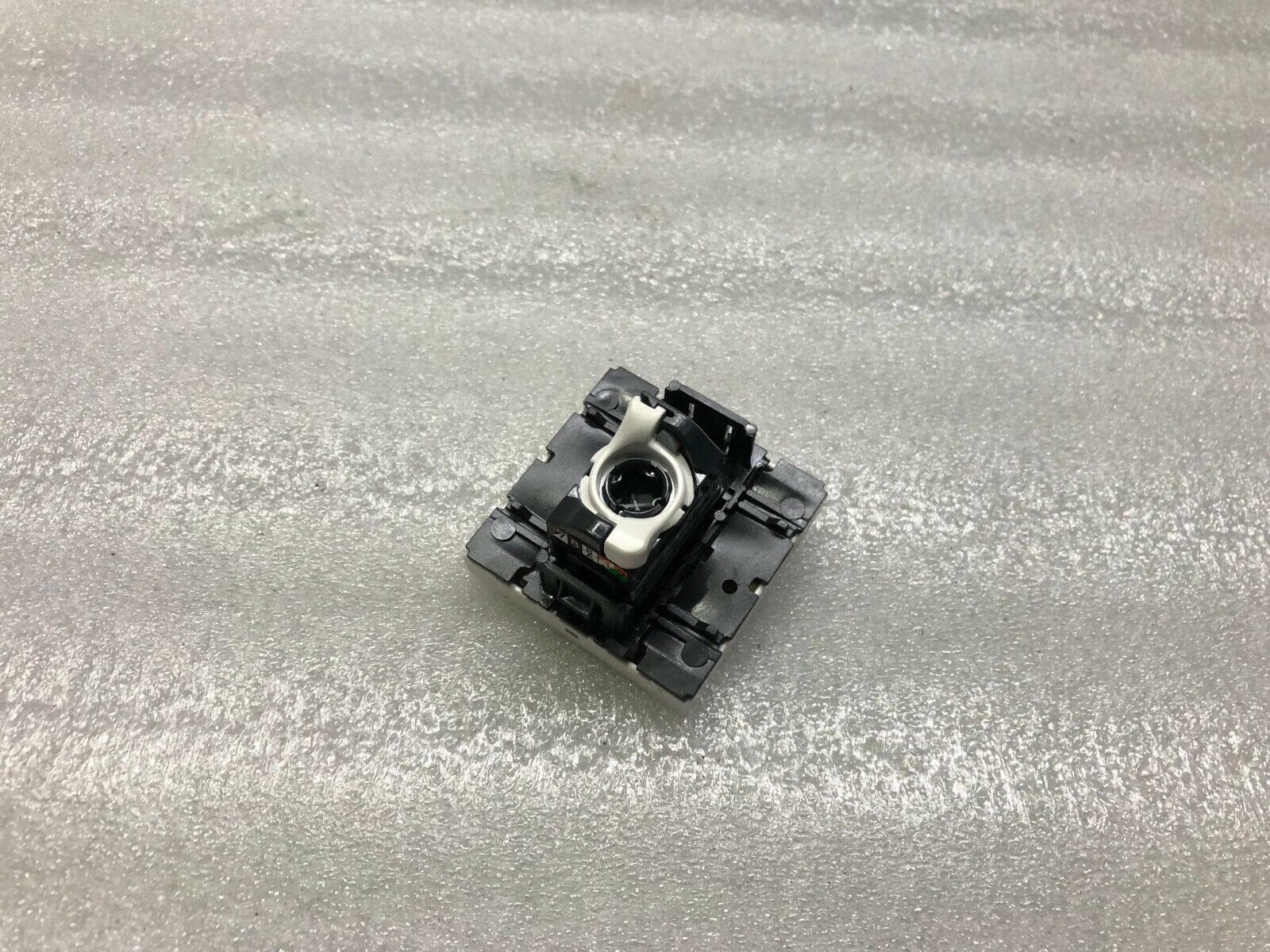 LEGRAND 5 723 15 RJ45 SOCKET LOT OF 6 UNIT