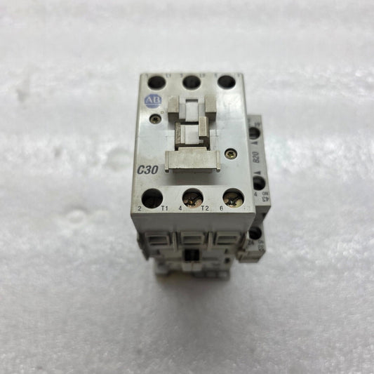 ALLEN BRADLEY CAT 100-C30-00 MAGNETIC CONTACTOR 24V