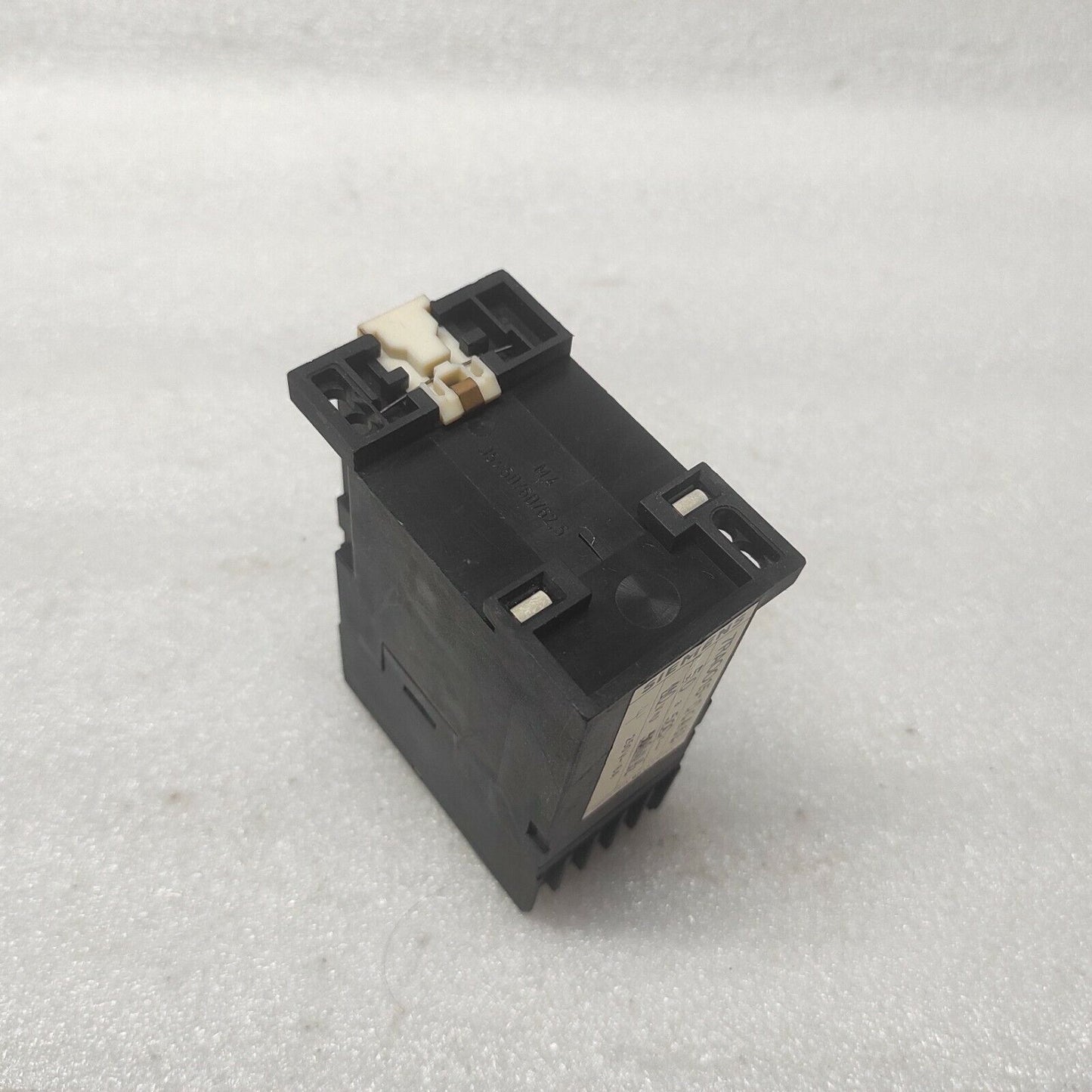 SIEMENS 7RA0015-0CA62 VOLTAGE RELAY