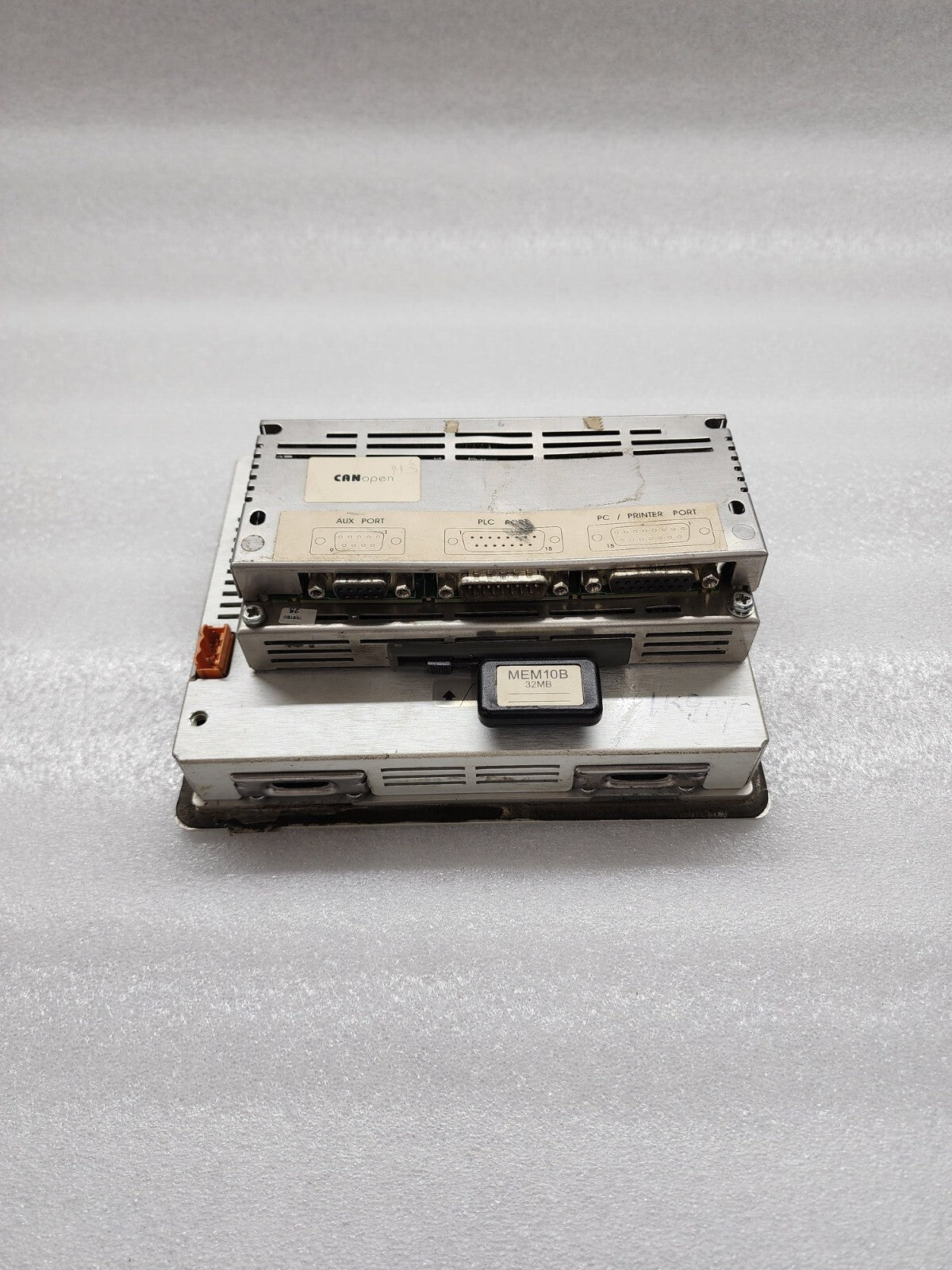 UNIOP ETOP05-0045 HMI OPERATOR PANEL 24VDC